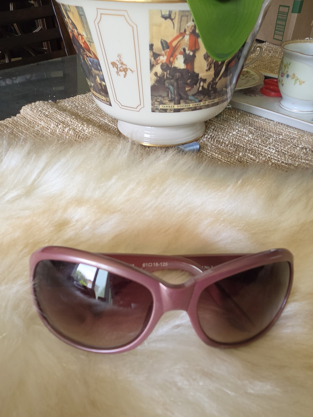 Fossil Women's Pink Oversized Fashion Sunglasses